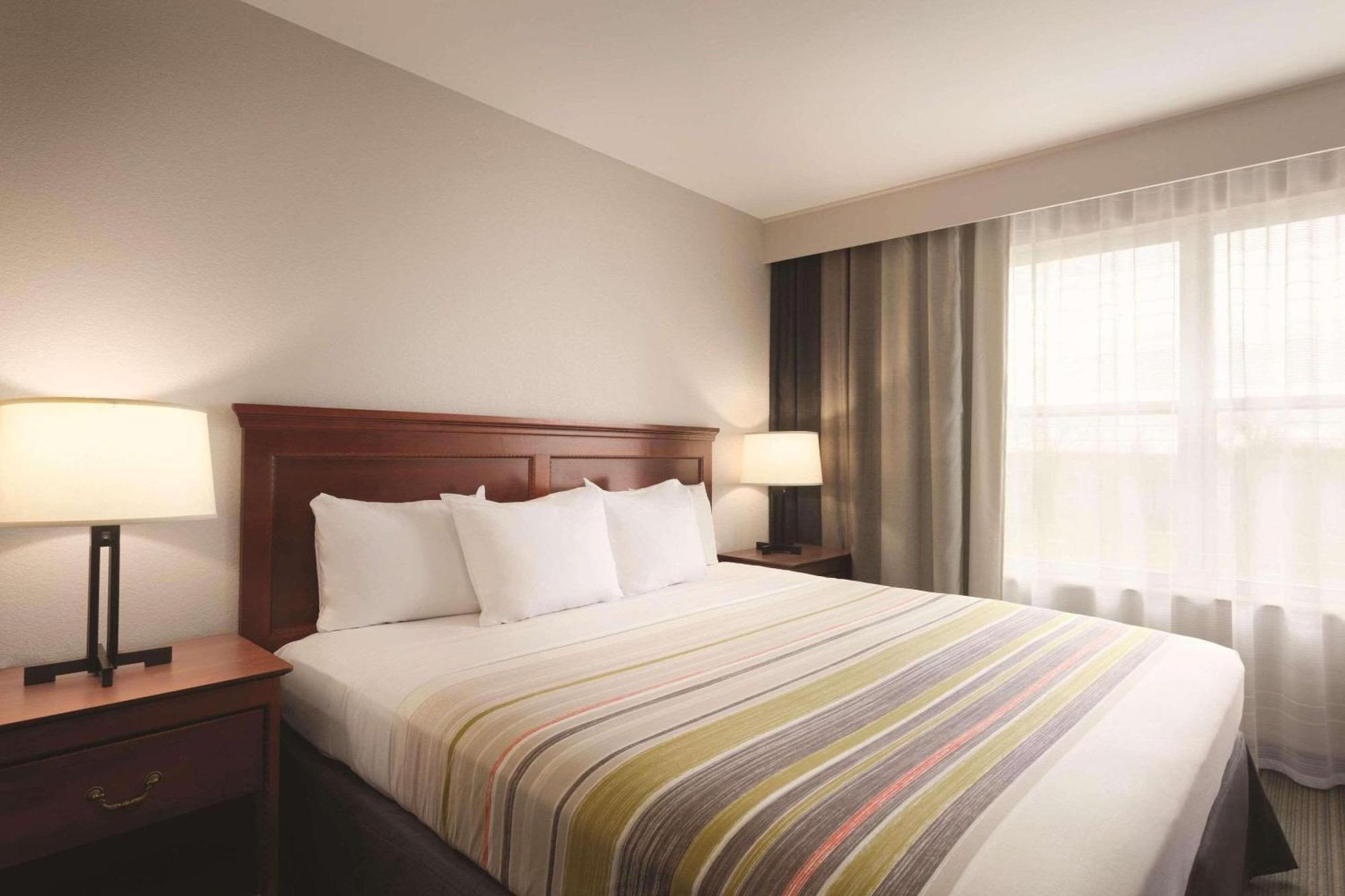 Country & By Radisson, Bentonville South - Rogers, Ar Hotel