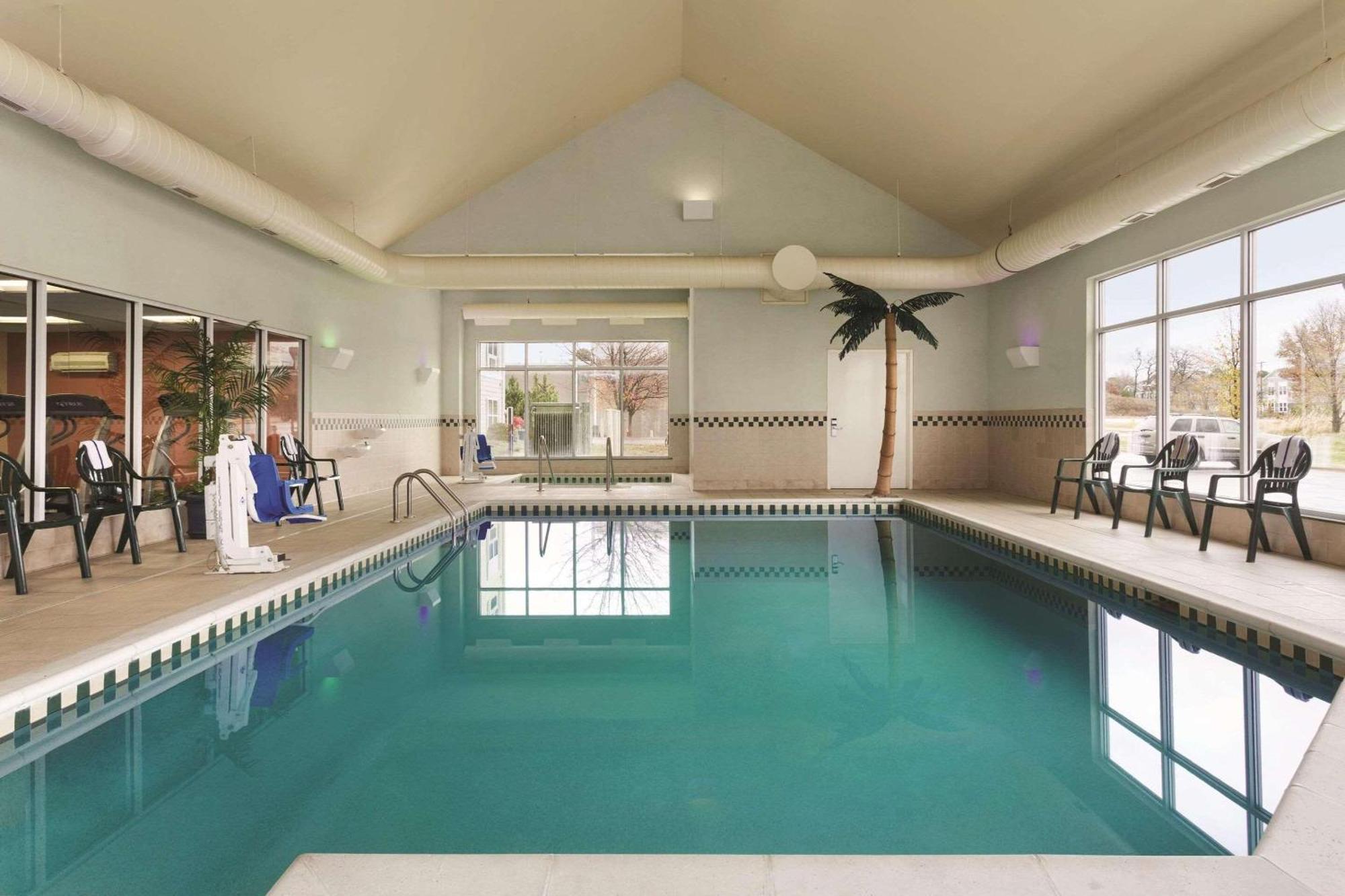 Country & By Radisson, Bentonville South - Rogers, Ar Hotel
