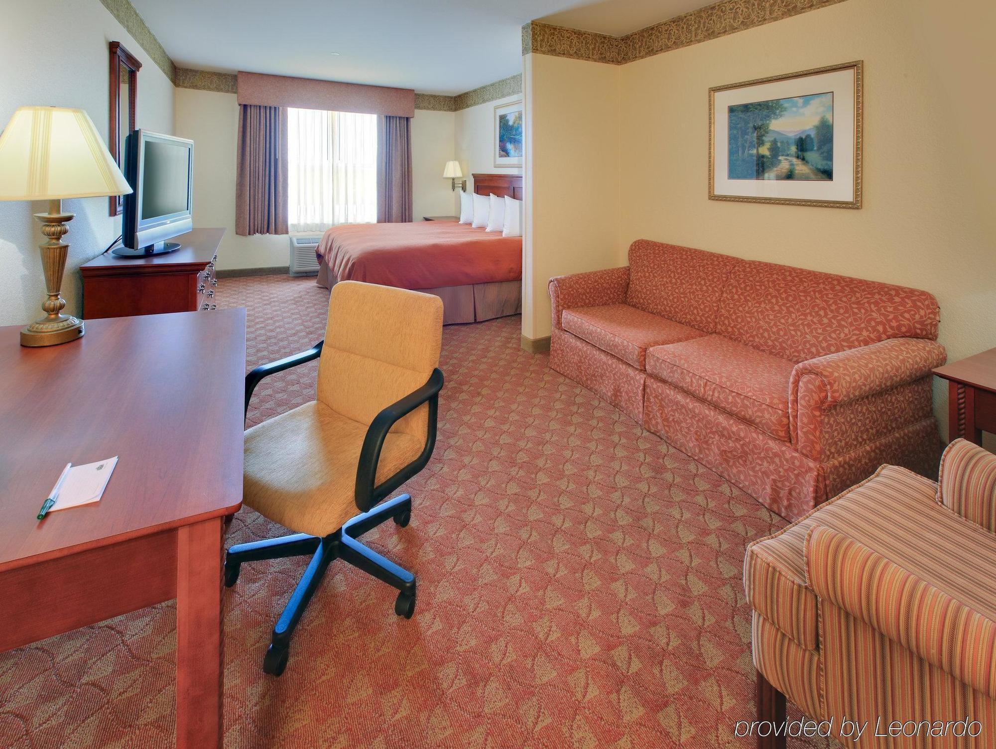 Country & By Radisson, Bentonville South - Rogers, Ar Hotel